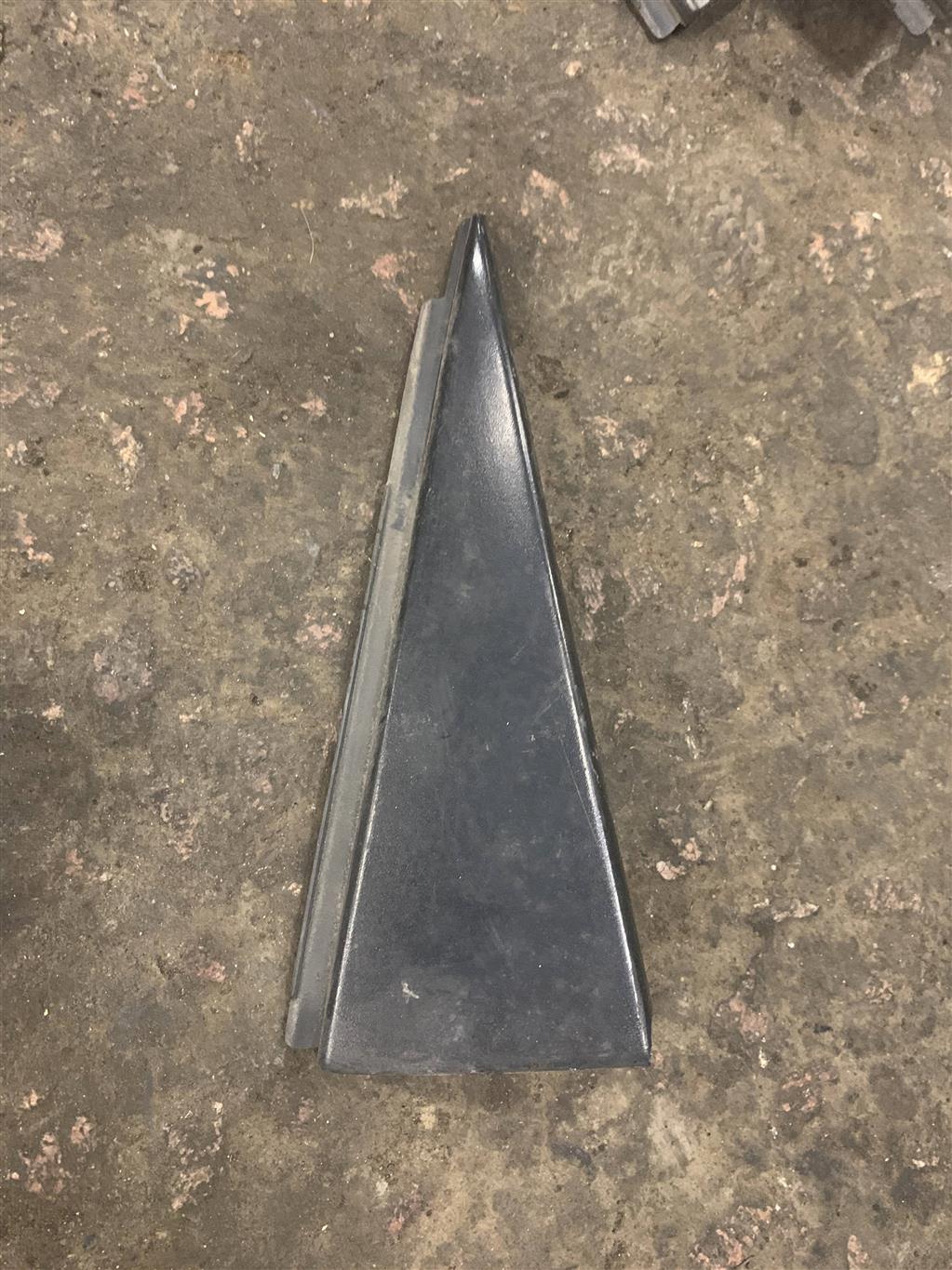 Volkswagen Passat (B3) 1988-1993 для Накладка двери задней правой