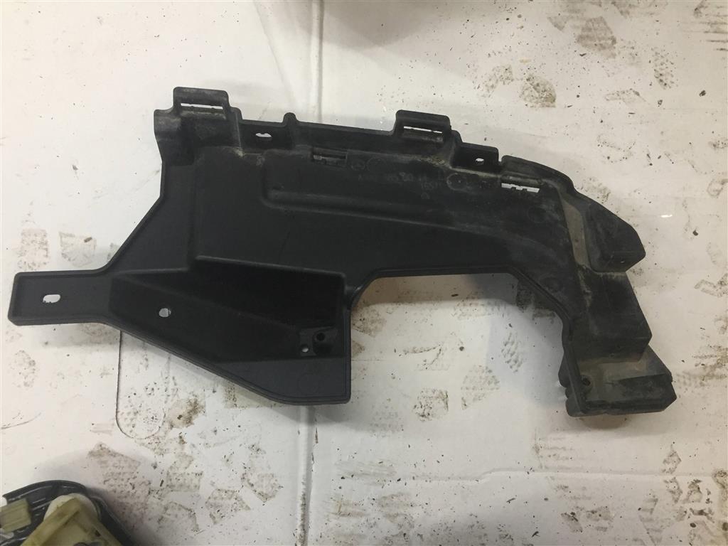 Mercedes-Benz W222 S-Klasse 2013-2017 для Кронштейн заднего бампера левый