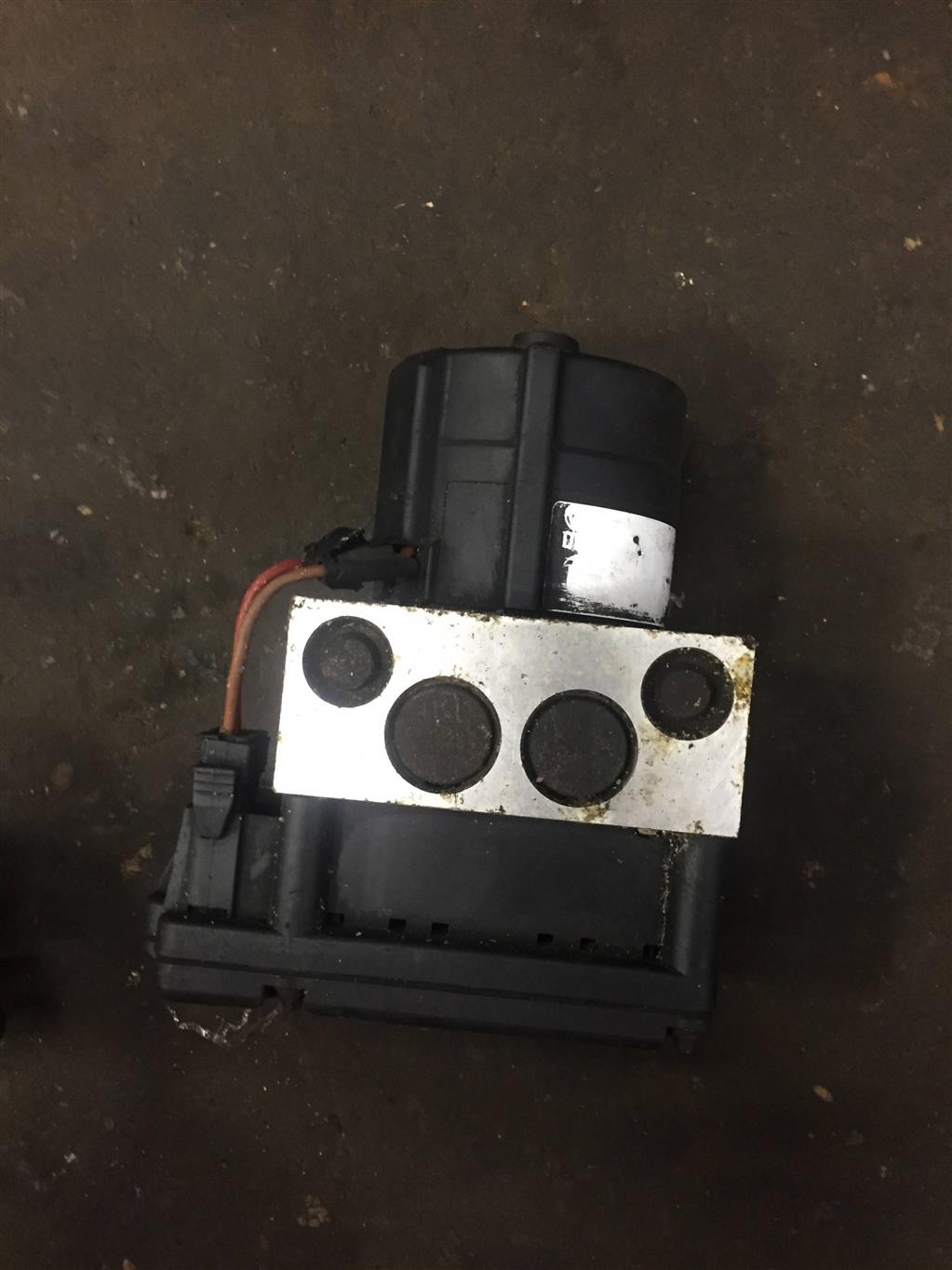 Volkswagen Golf III/Vento 1991-1997 для Блок ABS