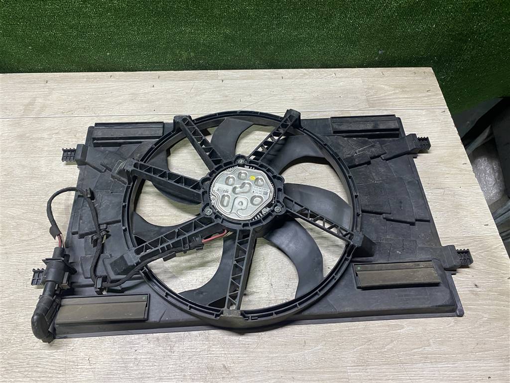 Skoda Octavia A7 для Диффузор с вентиляторами в сборе