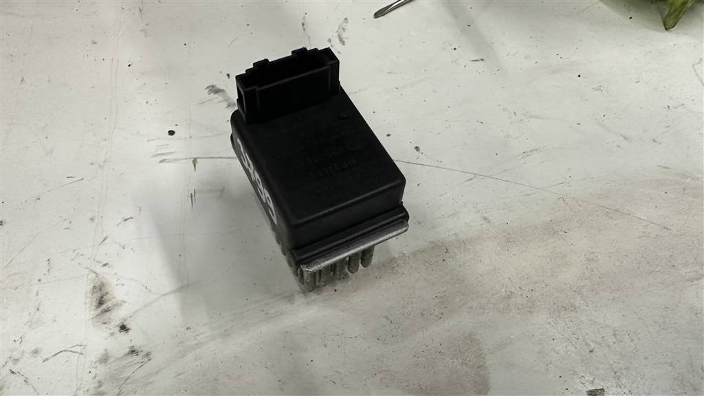 Audi A6 (C5) 2001-2004 рестайлинг для Резистор отопителя