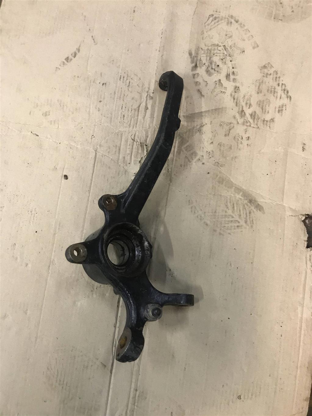 Mercedes-Benz W210 E-Klasse 1995-2000 для Кулак поворотный передний правый