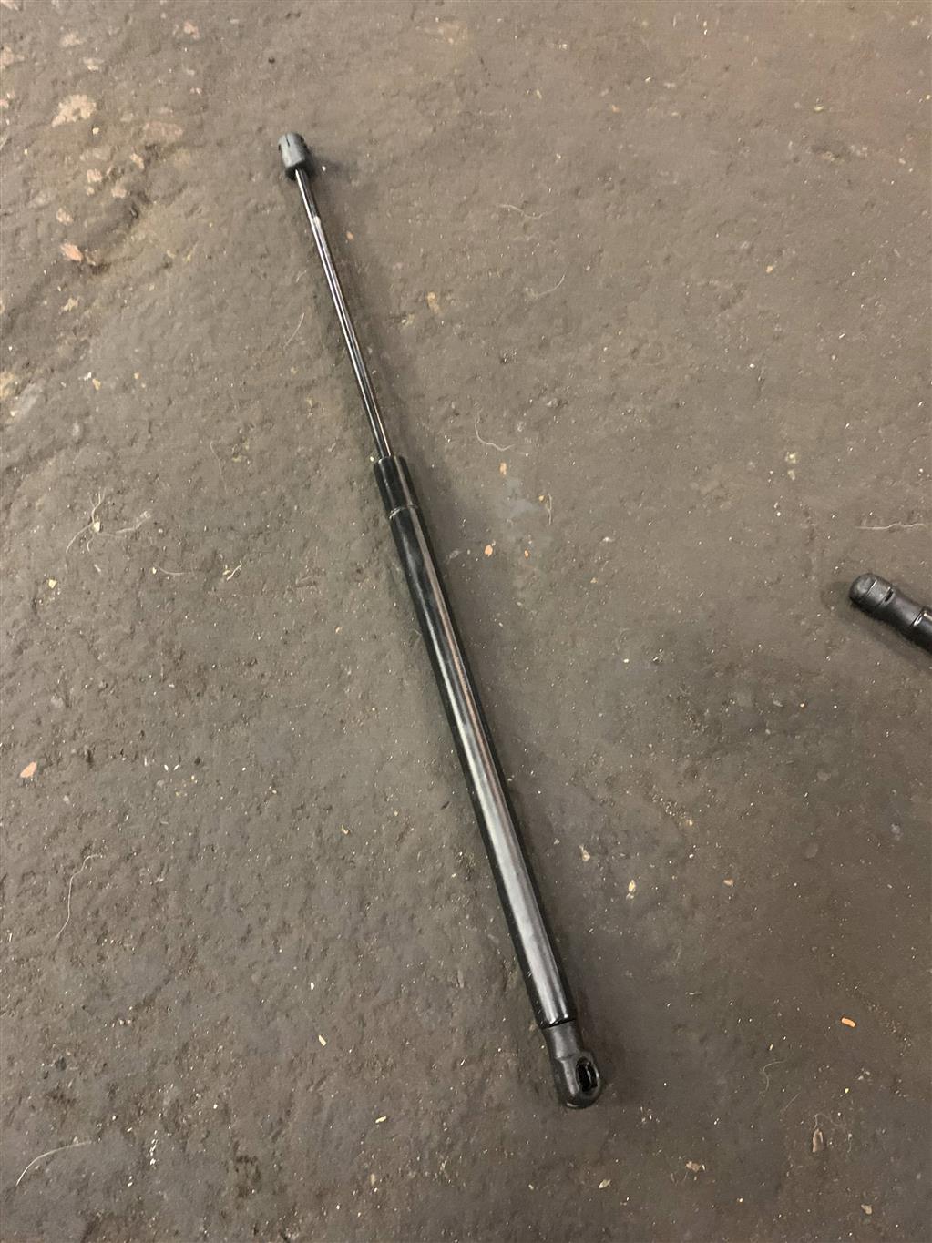 Land Rover Range Rover Sport L320 2005- для Амортизатор крышки багажника