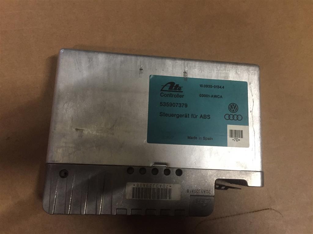 Volkswagen Passat (B3) 1988-1993 для Блок управления ABS