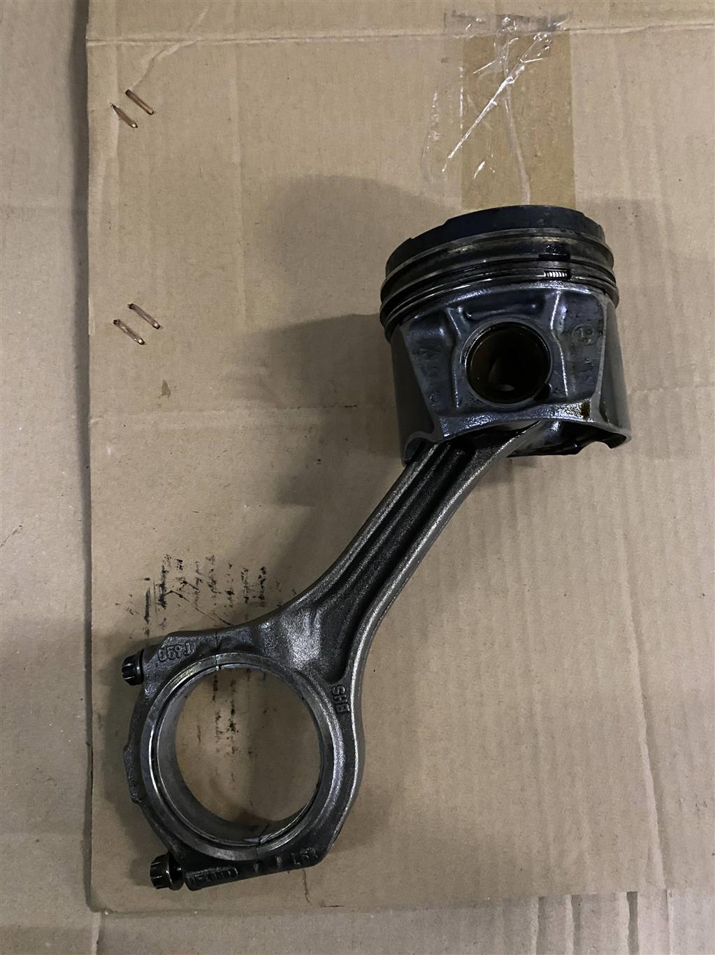 Audi A6 (C5) 1997-2001 для Поршень с шатуном