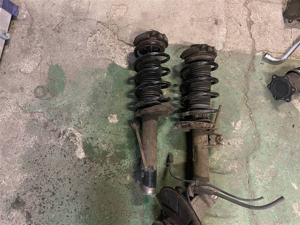 Volkswagen Passat (B7) 2011-2015 для Стойка передняя в сборе