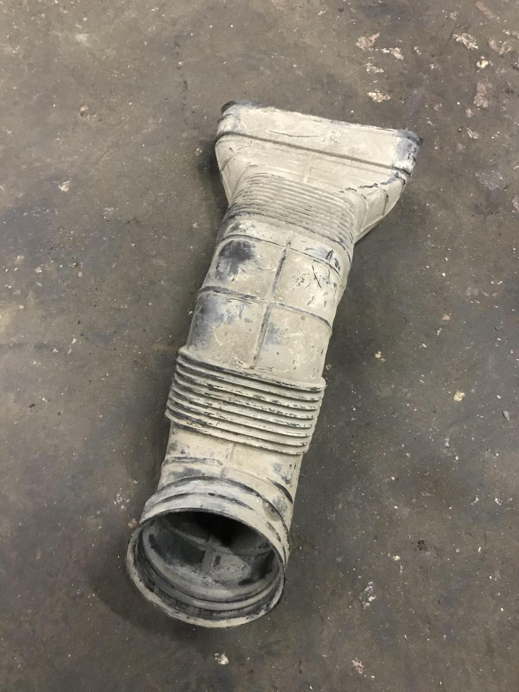 Volkswagen Passat (B4) 1994-1996 для Патрубок