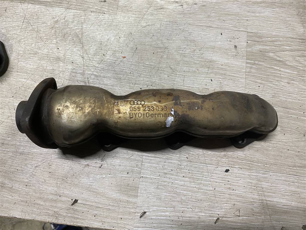 Audi Q7 (4L)  2009 - 2015 рестайлинг для Выпускной коллектор