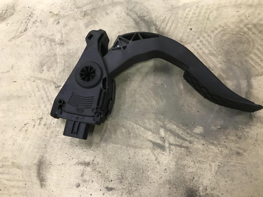 Audi A6 (C6 4F) 2005-2008 для Педаль газа