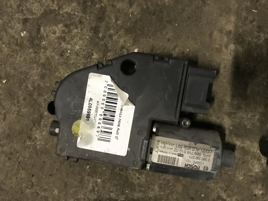 Audi Q7 (4L)  2005 - 2009 для Мотор люка