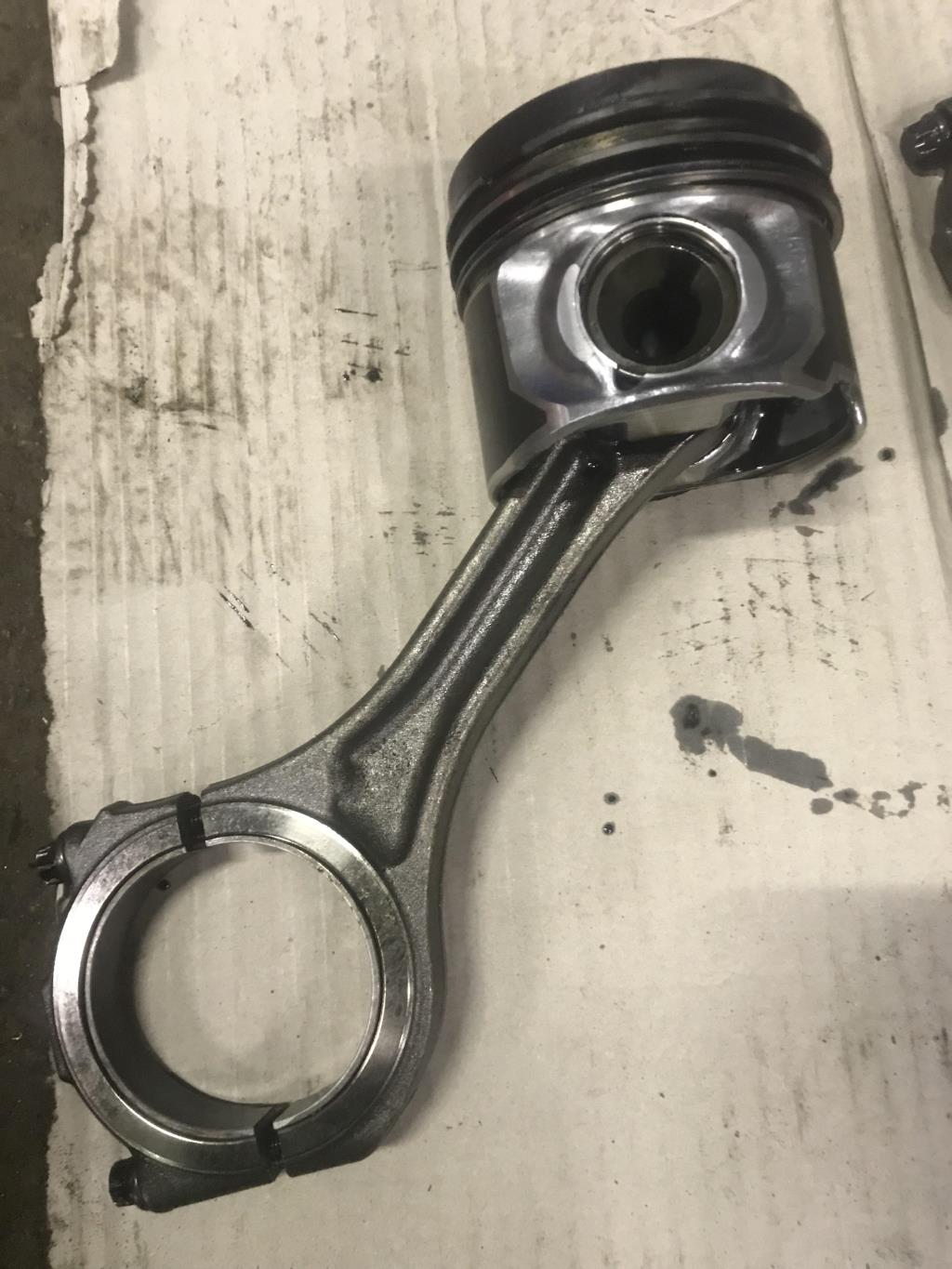 Audi A6 (C6 4F) Allroad quattro 2005-2012 для Поршень с шатуном