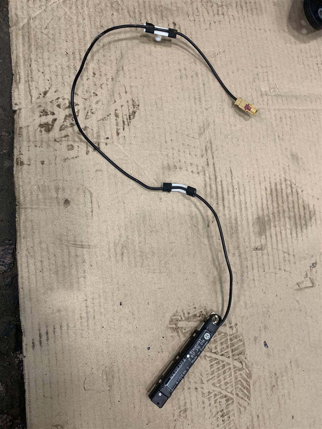 Volkswagen Golf V 2003-2009 для Усилитель антенны