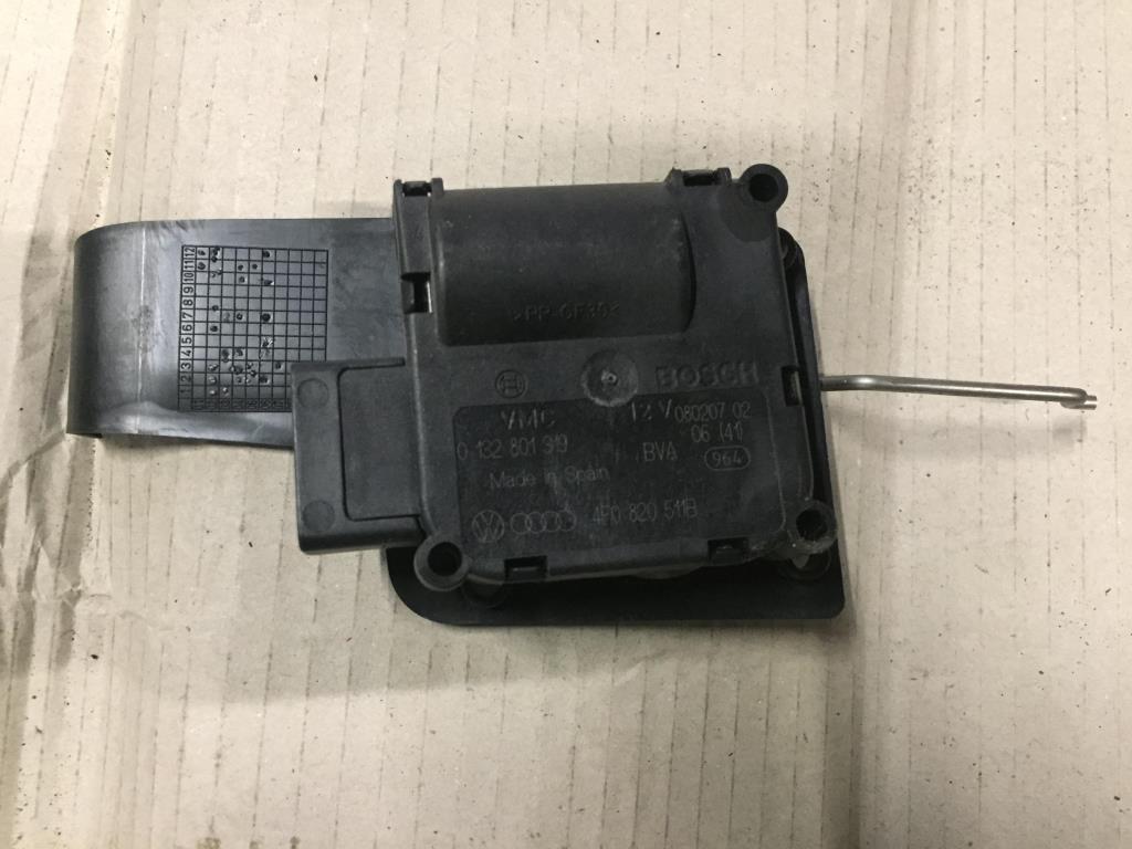 Audi Q7 (4L)  2005 - 2009 для Мотор заслонки печки