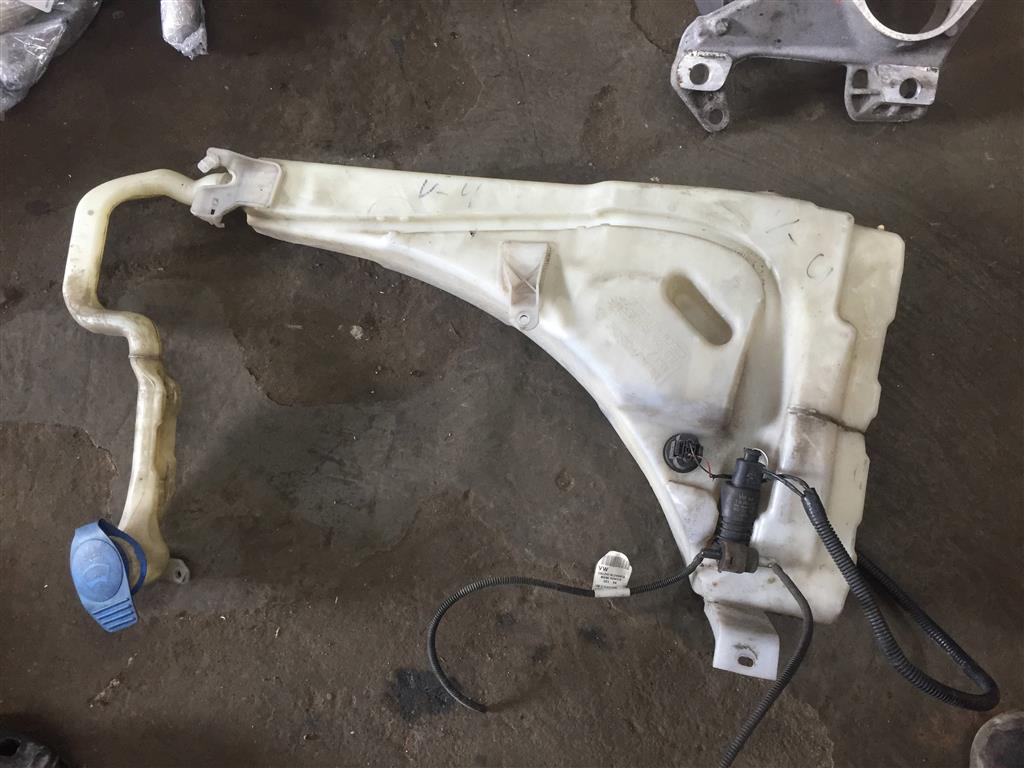 Volkswagen Touareg 7L 2002-2006 для Бачок омывателя лобового стекла