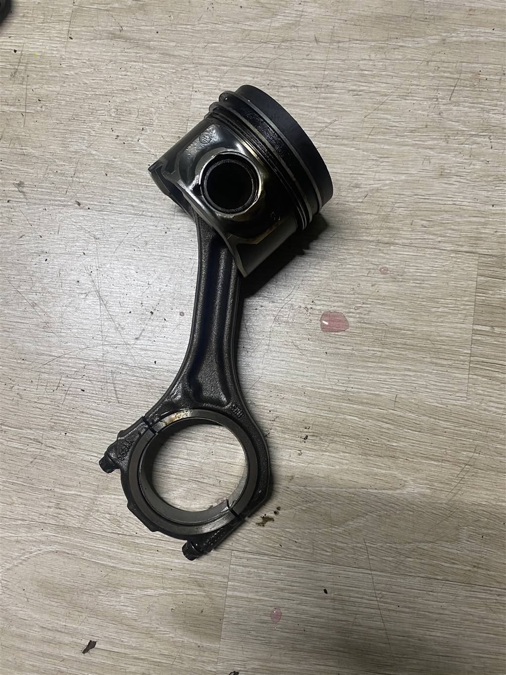 Audi Q7 (4L)  2005 - 2009 для Поршень с шатуном