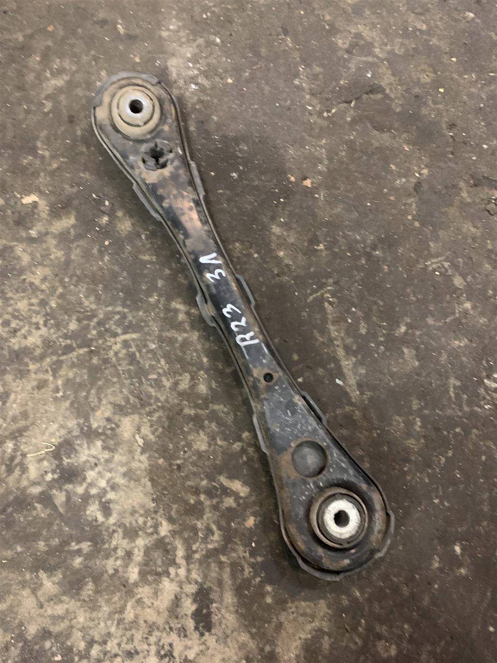 Audi A6 (C6 4F) Allroad quattro 2005-2012 для Рычаг задний нижний