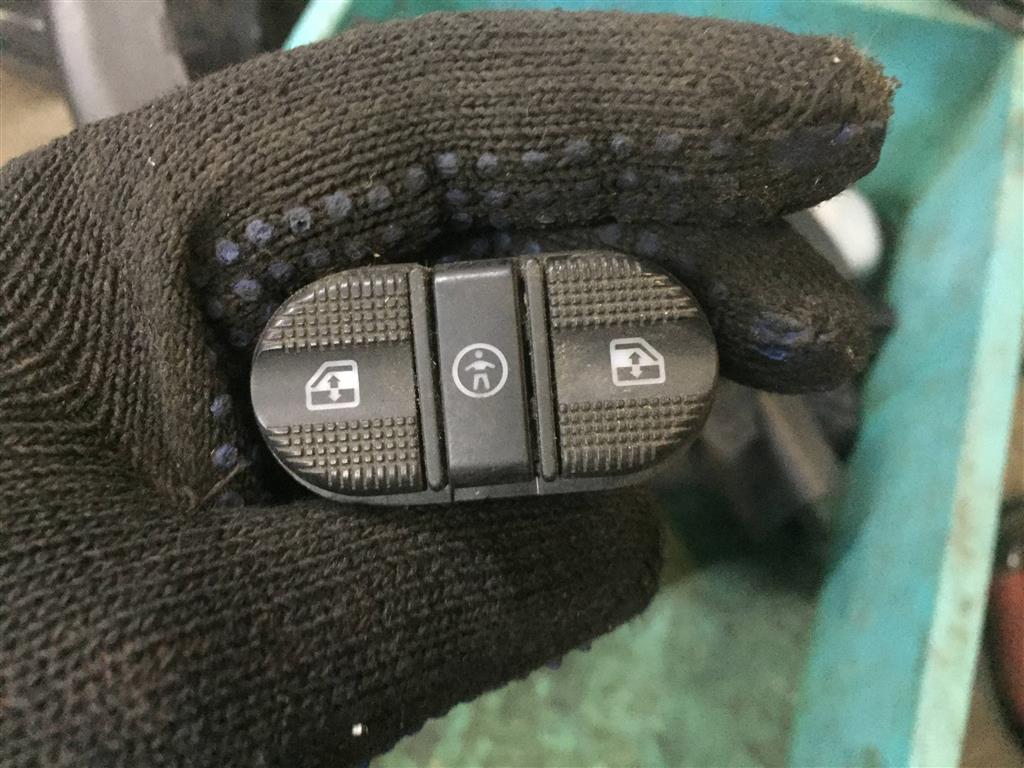 Volkswagen Sharan 1995-1999 для Кнопка стеклоподъемника