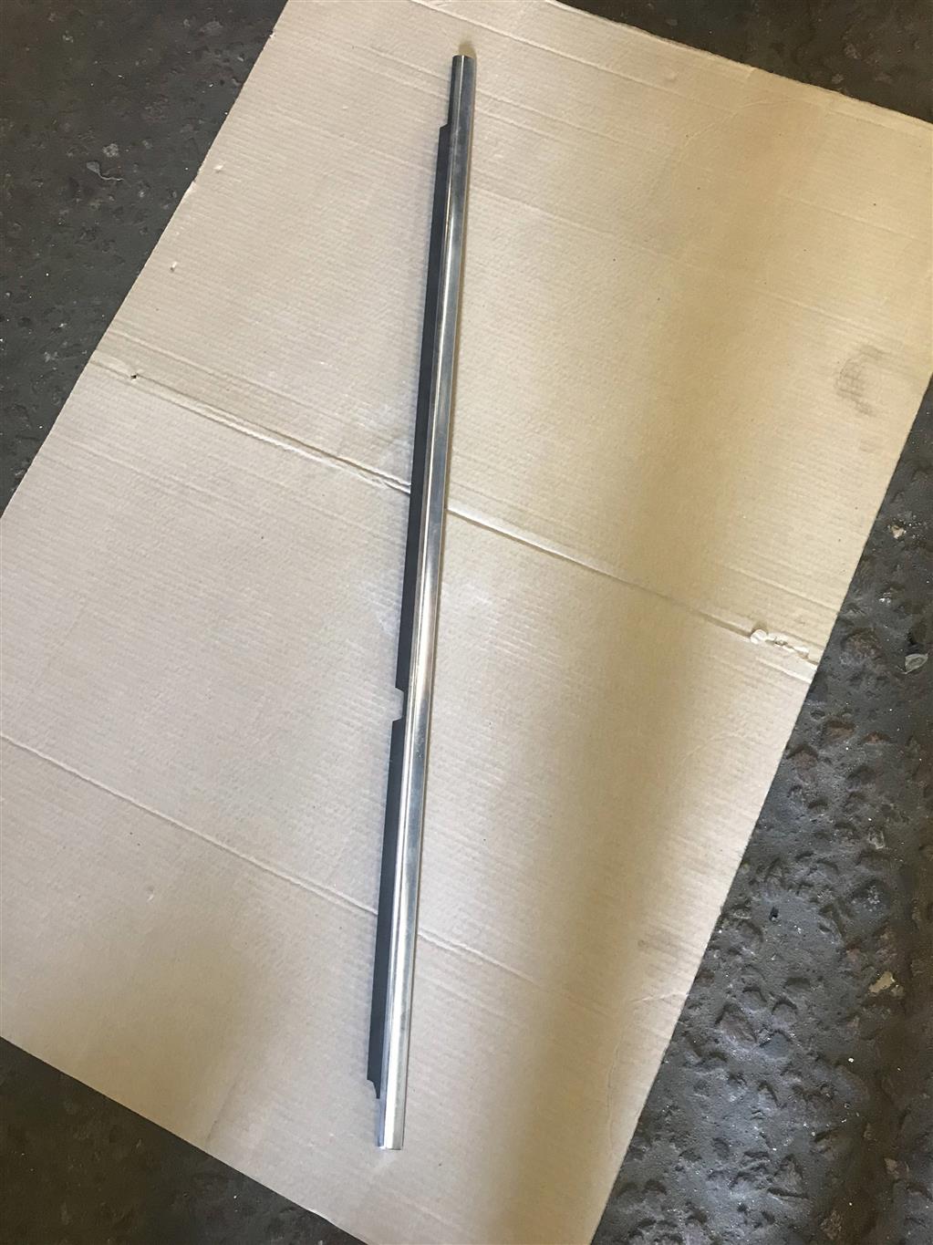 Mercedes-Benz W212 E-Klasse 2010- для Молдинг стекла двери задней правой