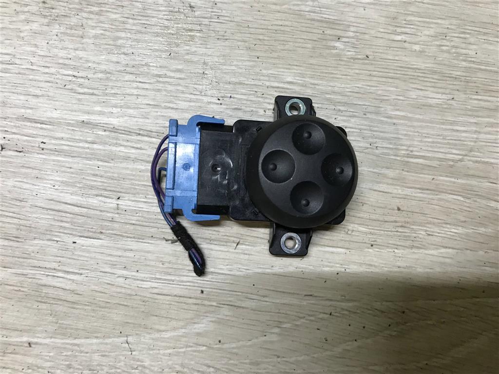 Skoda Superb 2008-2015 для Кнопка регулировки сидения 