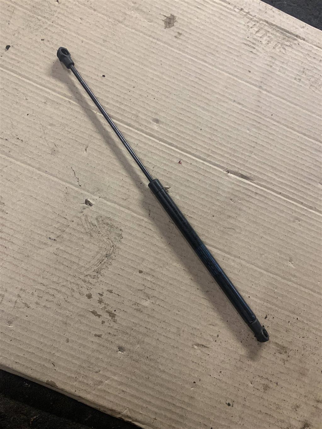 Audi A8 (D4,4H) 2011-2014 для Амортизатор крышки багажника