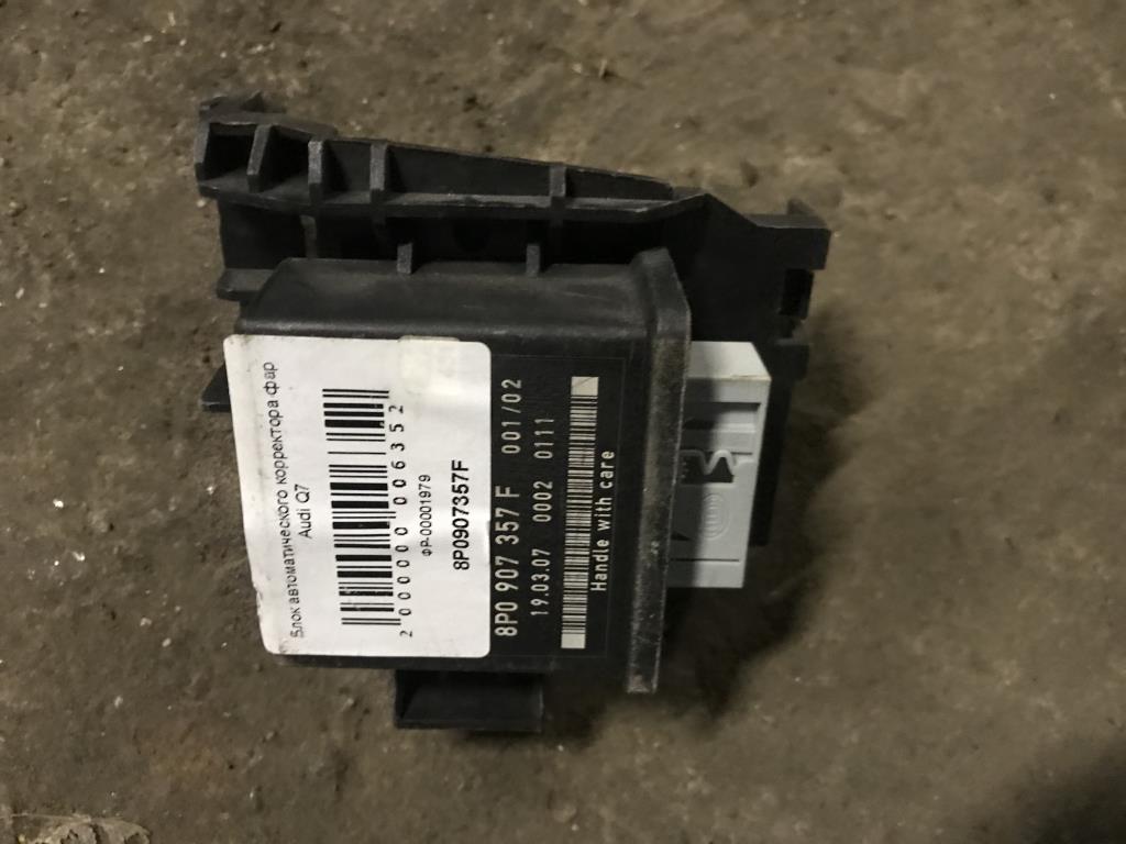 Audi Q7 (4L)  2005 - 2009 для Блок корректора фар