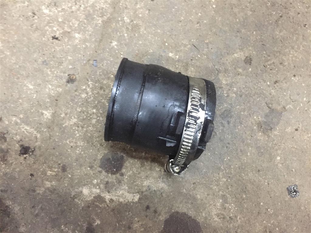 Audi Q7 (4L)  2005 - 2009 для Патрубок турбины