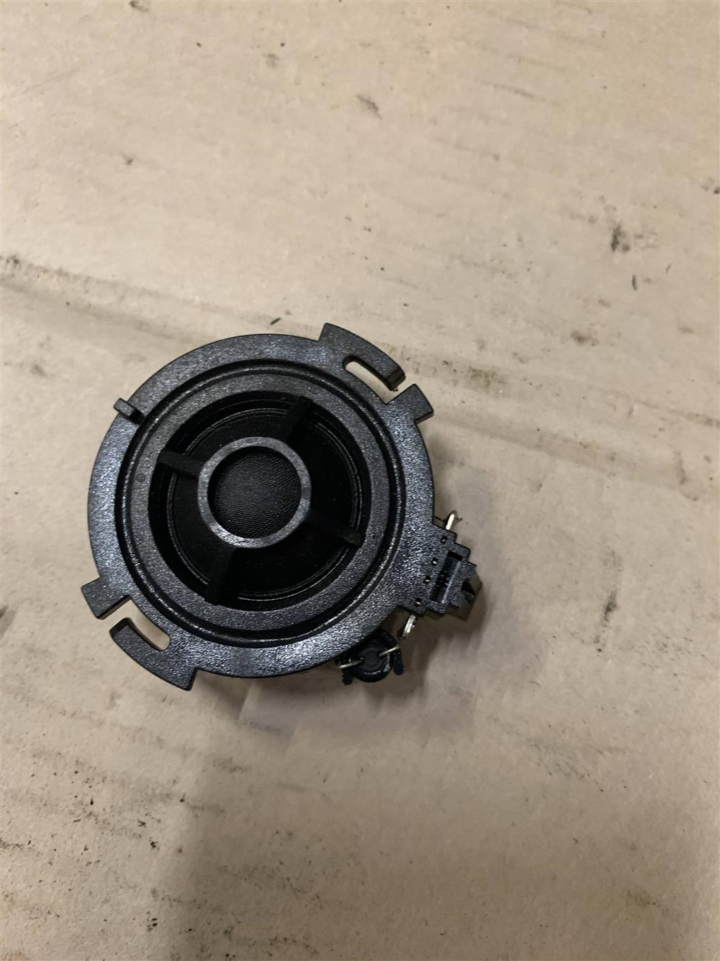 Audi A6 (C6 4F) Allroad quattro 2005-2012 для Динамик