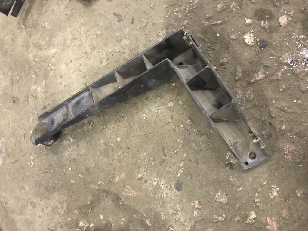 Volkswagen Touareg 7L 2007-2010 для Направляющая заднего бампера правая