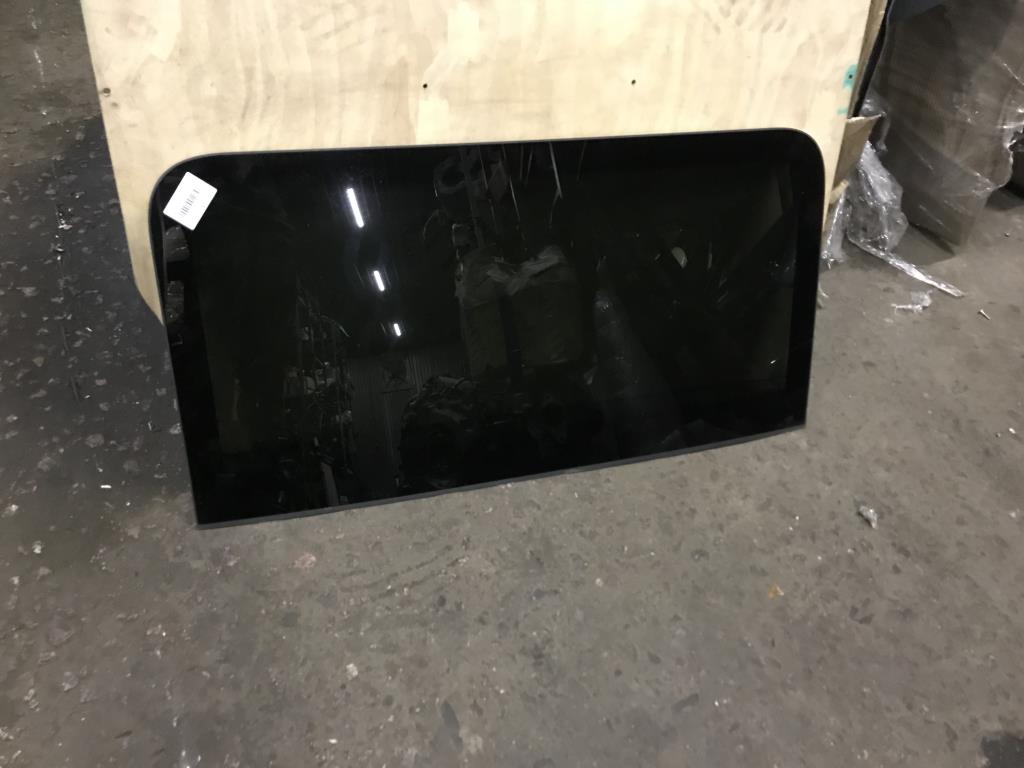 Audi Q7 (4L)  2005 - 2009 для стекло люка заднее