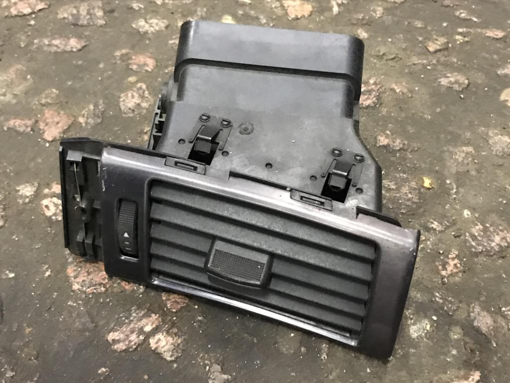 Audi A6 (C5) 2001-2004 рестайлинг для Дефлектор приточного воздуха