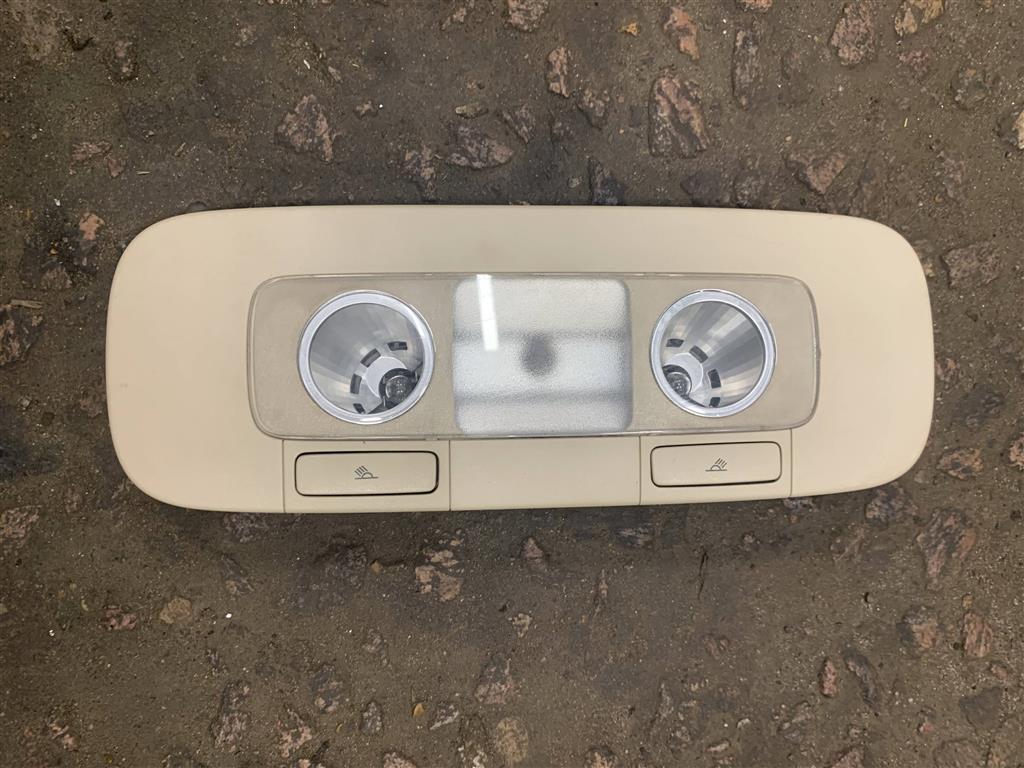 Volkswagen Passat (B6) 2005-2010 для Плафон салонный