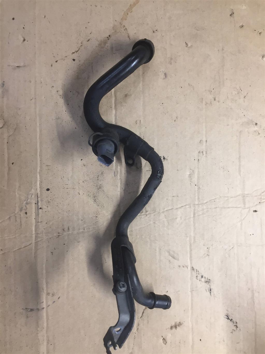 Audi Q7 (4L)  2005 - 2009 для Патрубок системы охлаждения 