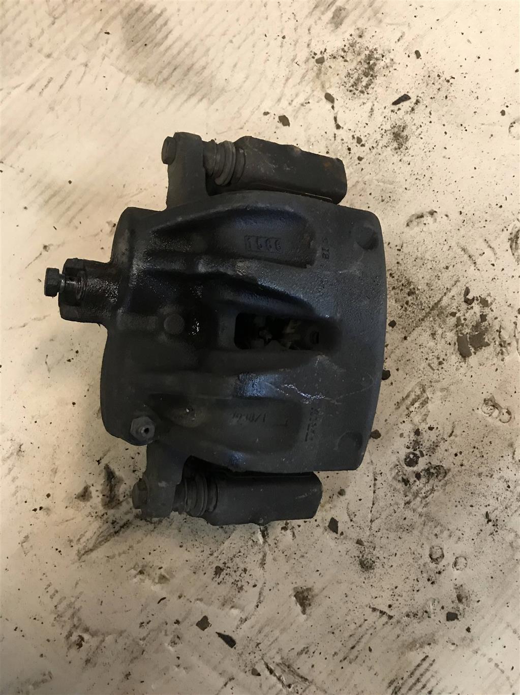 Land Rover Range Rover Sport L320 2005- для Суппорт передний левый