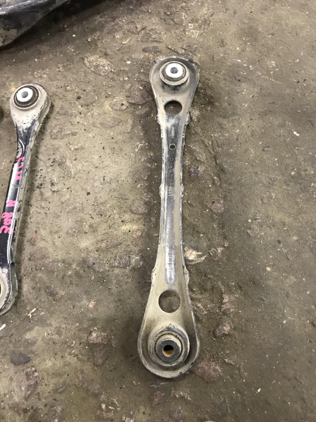 Audi A6 (C6 4F) 2005-2008 для Рычаг задний нижний