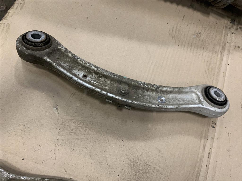 Volkswagen Touareg 7L 2007-2010 для Рычаг задний