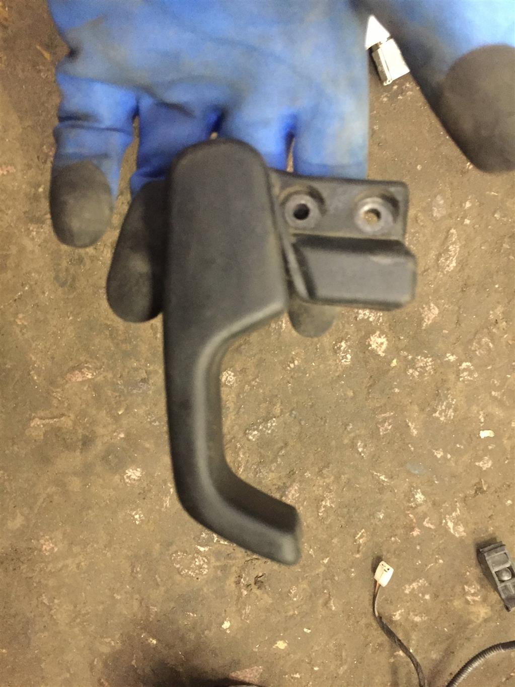 Volkswagen Passat (B3) 1988-1993 для Ручка открывания капота