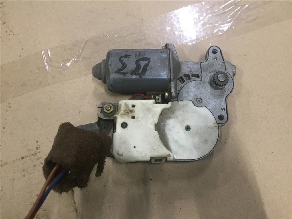 Volkswagen Passat (B3) 1988-1993 для Мотор люка