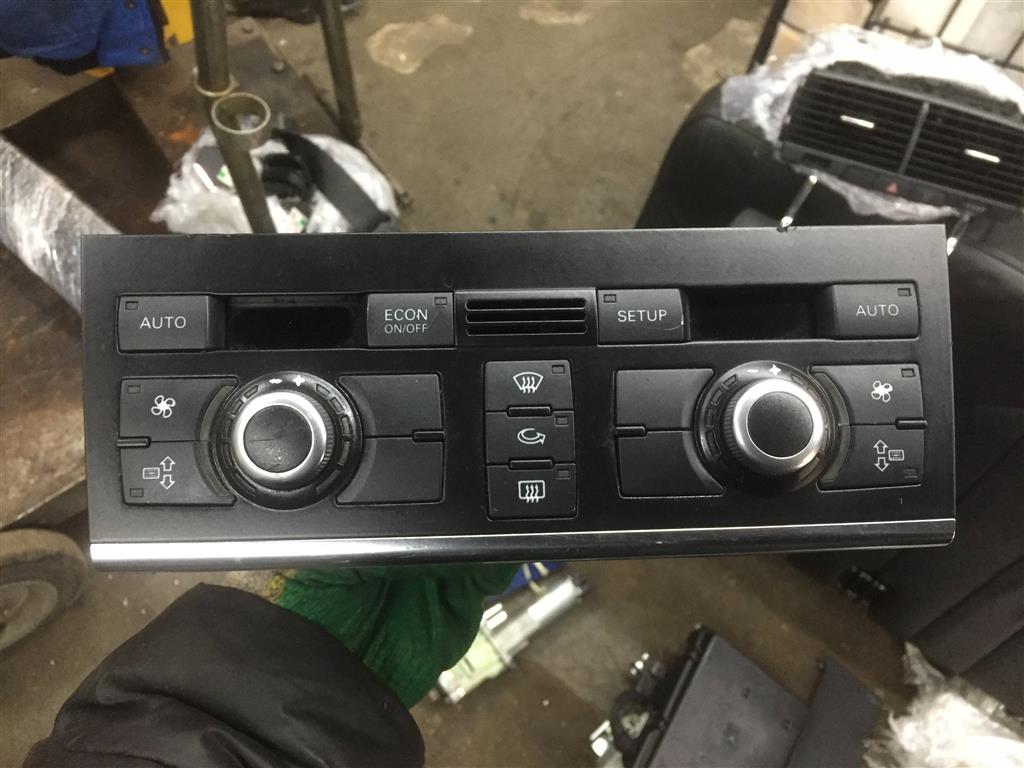 Audi Q7 (4L)  2005 - 2009 для Блок управления климат контролем