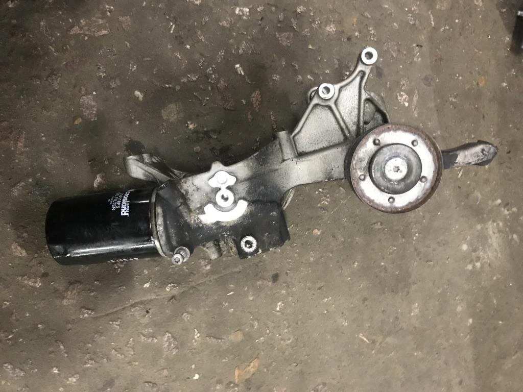 Volkswagen Amarok 2010- для Кронштейн масляного фильтра