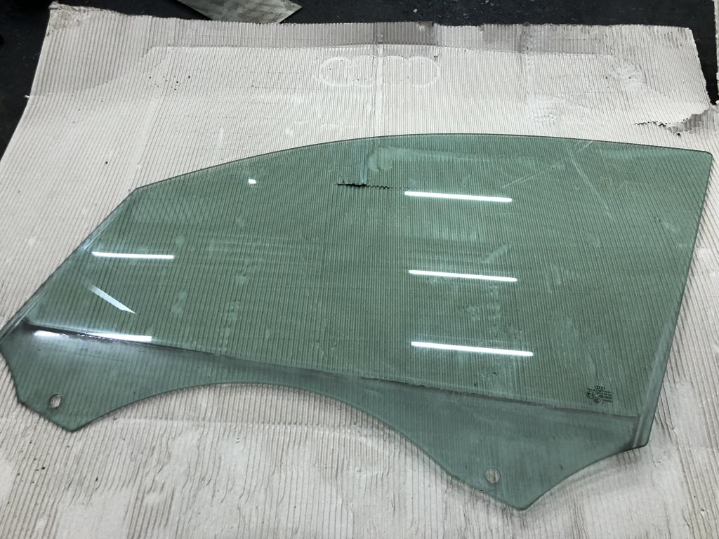 Audi Q5 (8R) 2009-2012 для Стекло двери передней левой