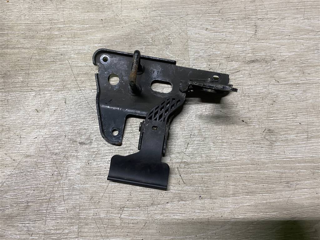 Audi A6 (C6 4F) Allroad quattro 2005-2012 для Замок капота