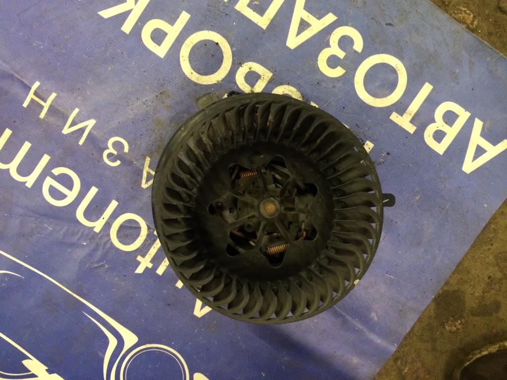 Volkswagen Golf V 2003-2009 для Мотор печки 