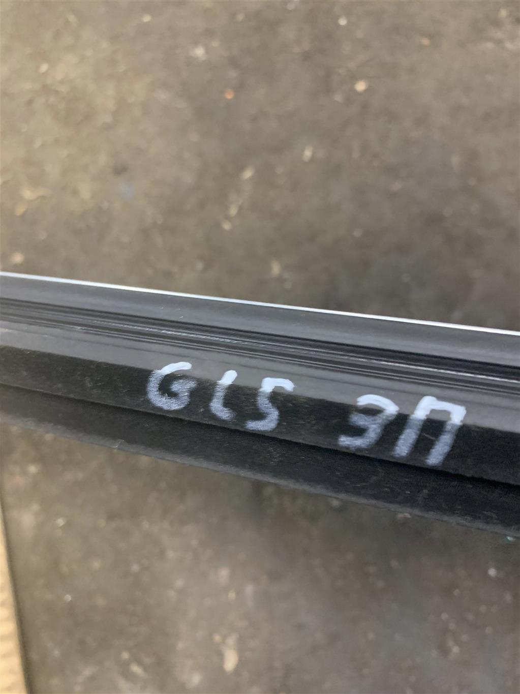 Mercedes-Benz W166 X166 GLS 2015-2019 для Молдинг стекла двери задней правой