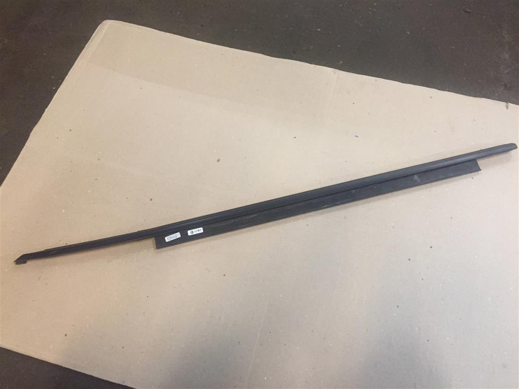 Audi A5/S5 Sportback (8T) 2007-2011 для Молдинг стекла двери передней левой