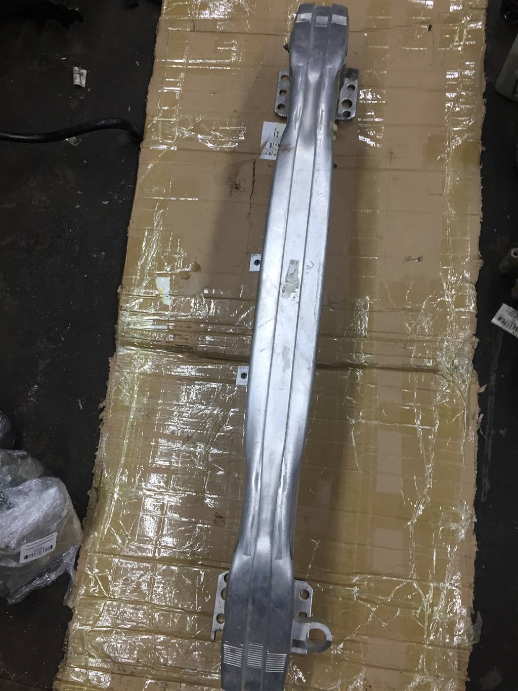 Audi A8 [D3,4E] 2004-2010 для Усилитель переднего бампера