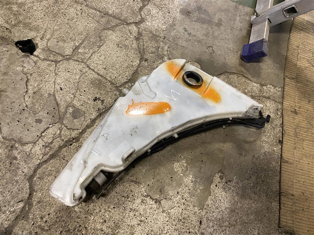 Audi A6 C7 для Бачок омывателя лобового стекла