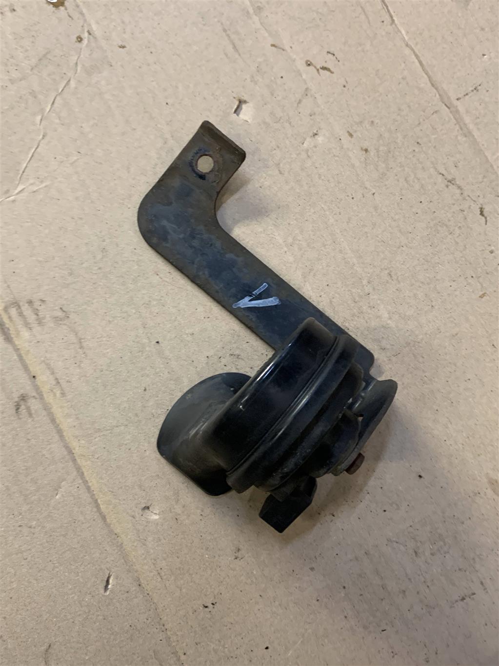 Volkswagen Touareg 7L 2002-2006 для Сигнал звуковой