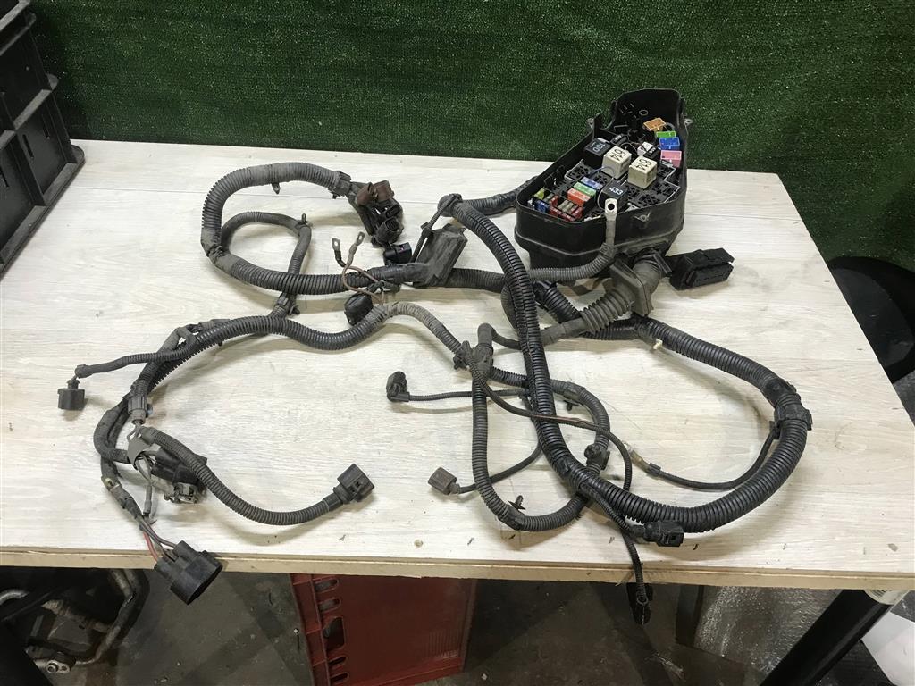 Volkswagen Touareg 7L 2007-2010 для жгут проводов моторного отсека