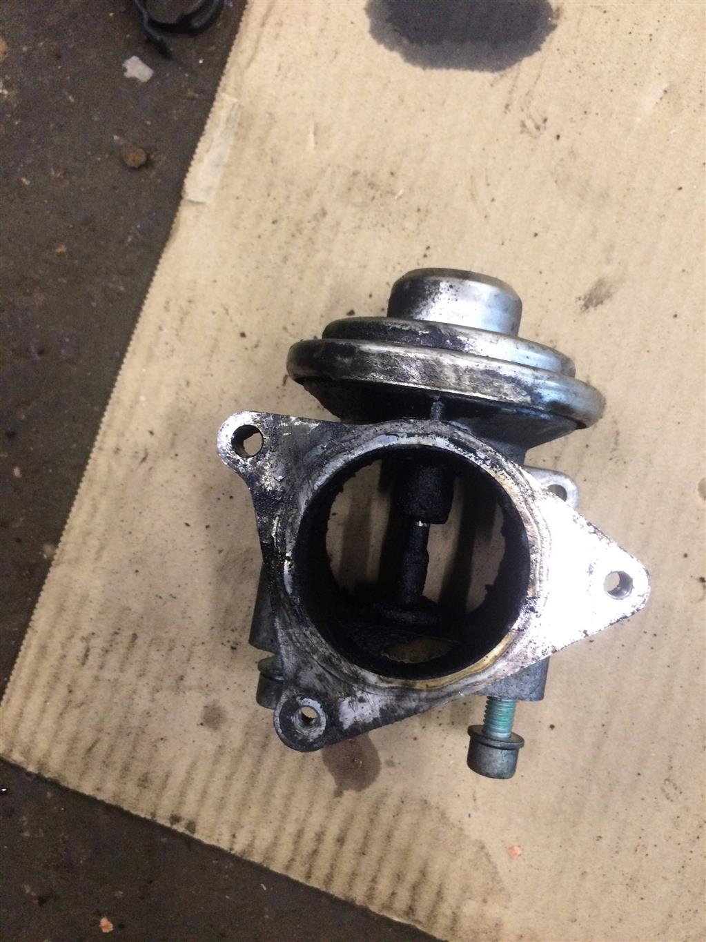 Volkswagen Golf V 2003-2009 для Клапан рециркуляции выхлопных газов