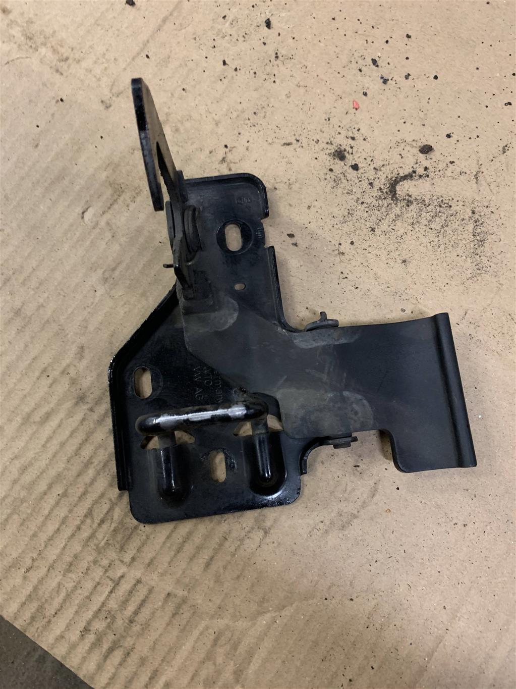 Audi A7 (4G) 2010-2014 для Замок капота